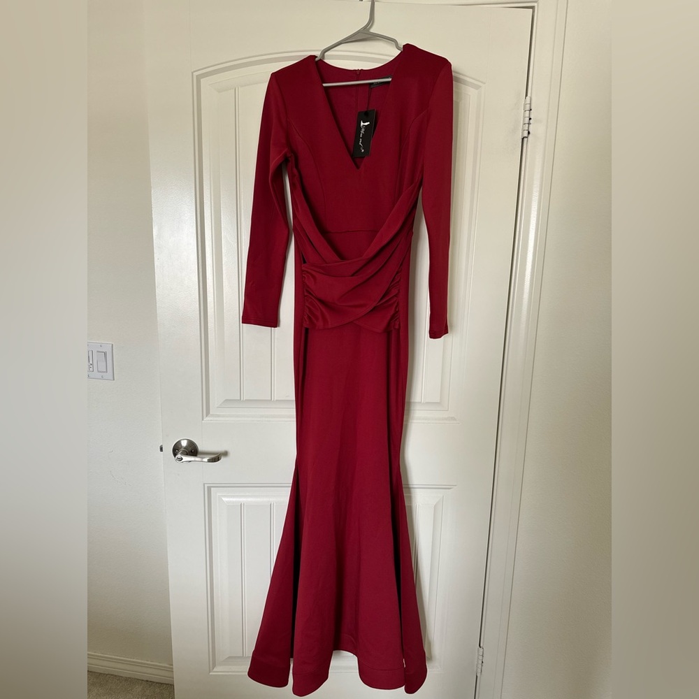 Red long sleeve mermaid Missord gown, Brand New